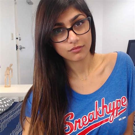 mia khalifa qui se masturbe|mia khalifa masturbandose Search